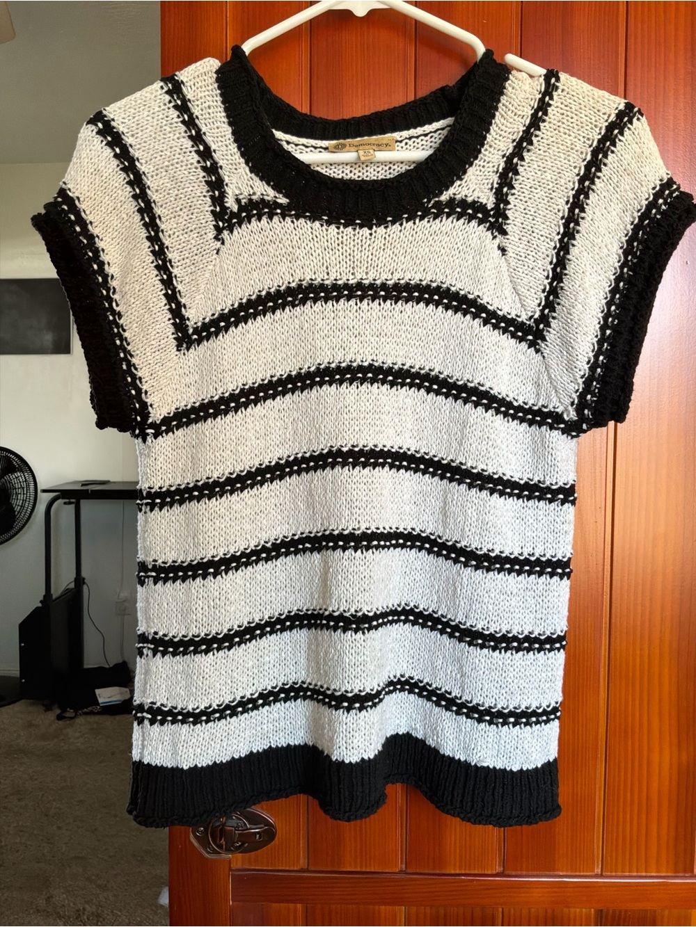 Democracy Women’s Short Sleeve Knit Sweater Top Striped Black White Size XS